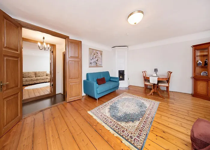 Calandra * טאלין